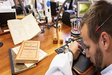 原装杭州爱彼手表钢表带维修 